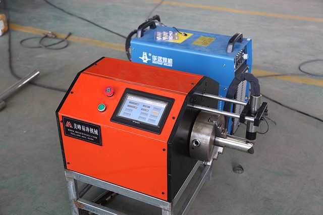 等離子切割機(jī)是借助等離子切割技術(shù)對金屬材料進(jìn)行加工的機(jī)械。